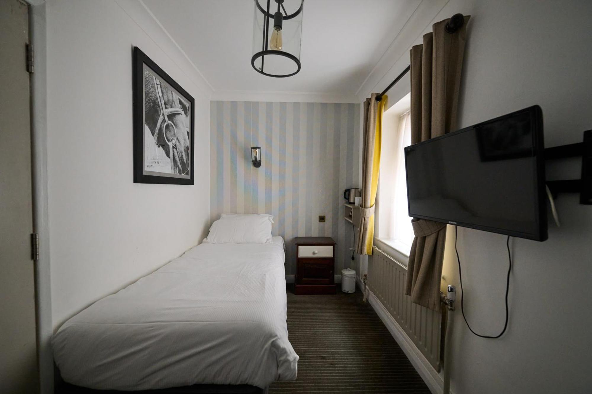 White Hart, Newmarket By Marston'S Inns Dış mekan fotoğraf