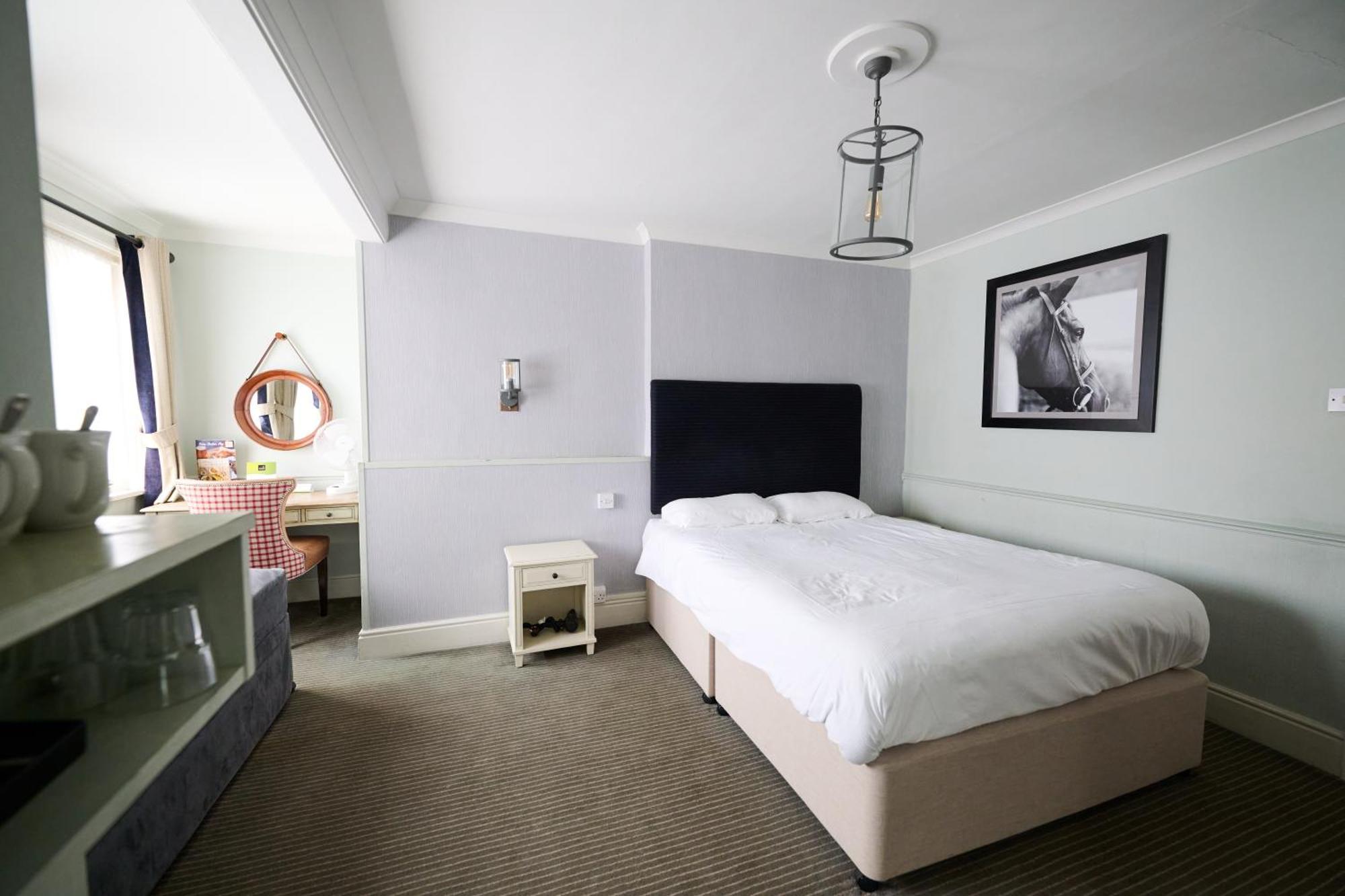 White Hart, Newmarket By Marston'S Inns Dış mekan fotoğraf