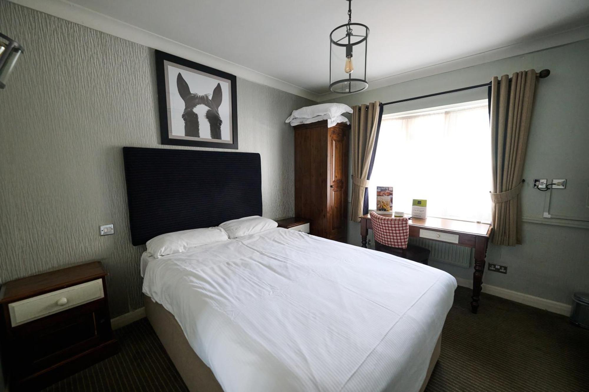 White Hart, Newmarket By Marston'S Inns Dış mekan fotoğraf