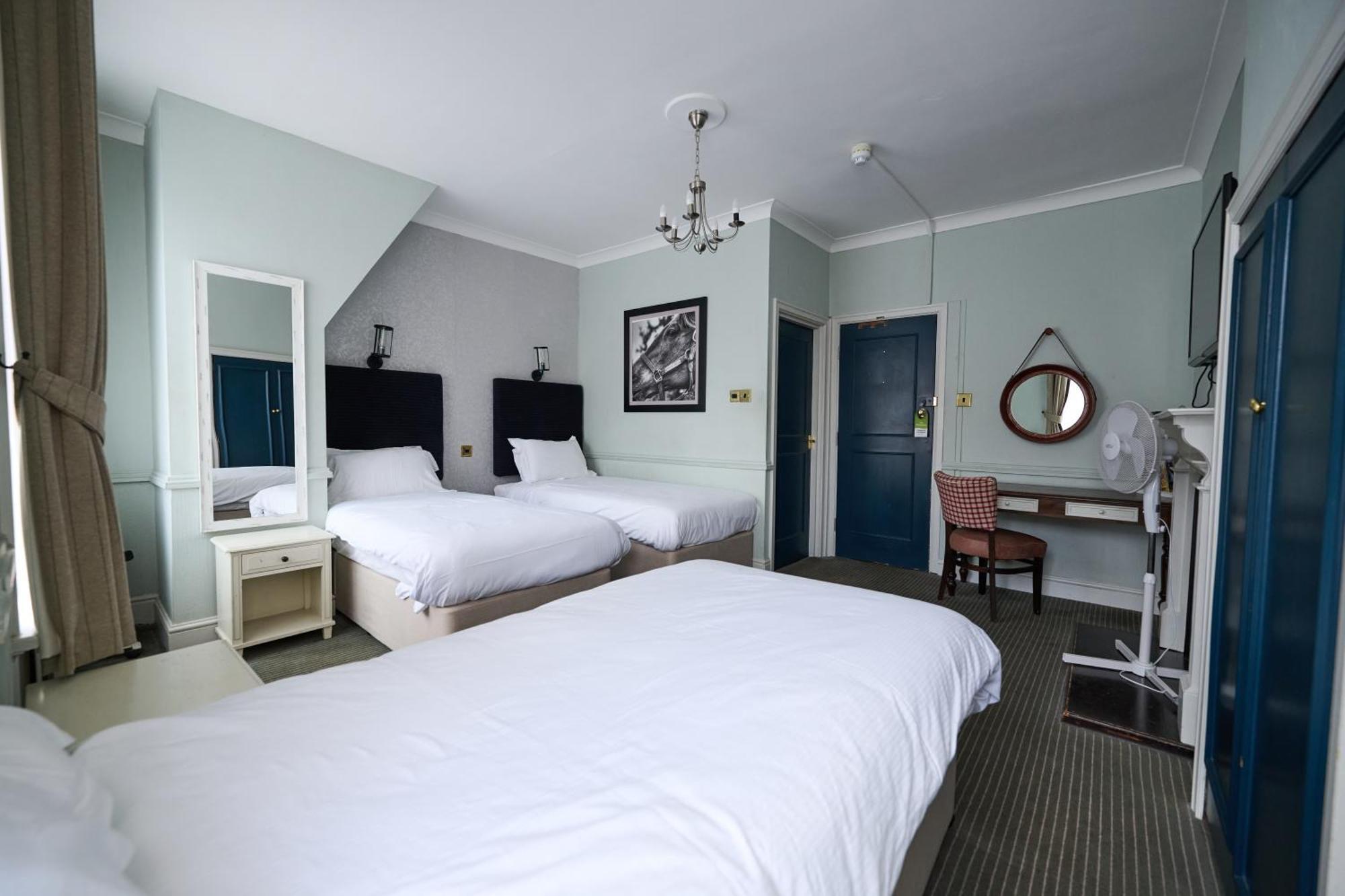 White Hart, Newmarket By Marston'S Inns Dış mekan fotoğraf