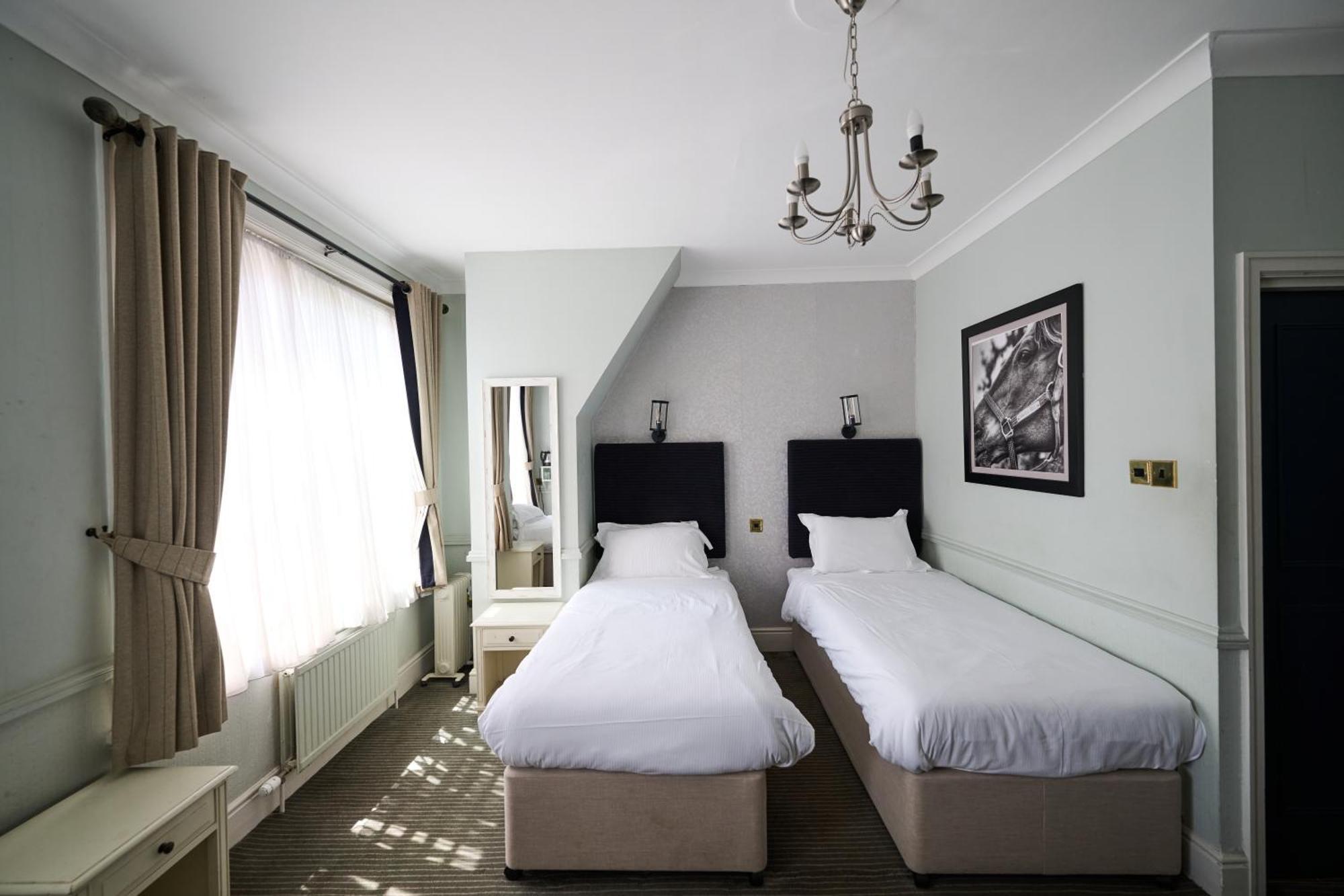 White Hart, Newmarket By Marston'S Inns Dış mekan fotoğraf