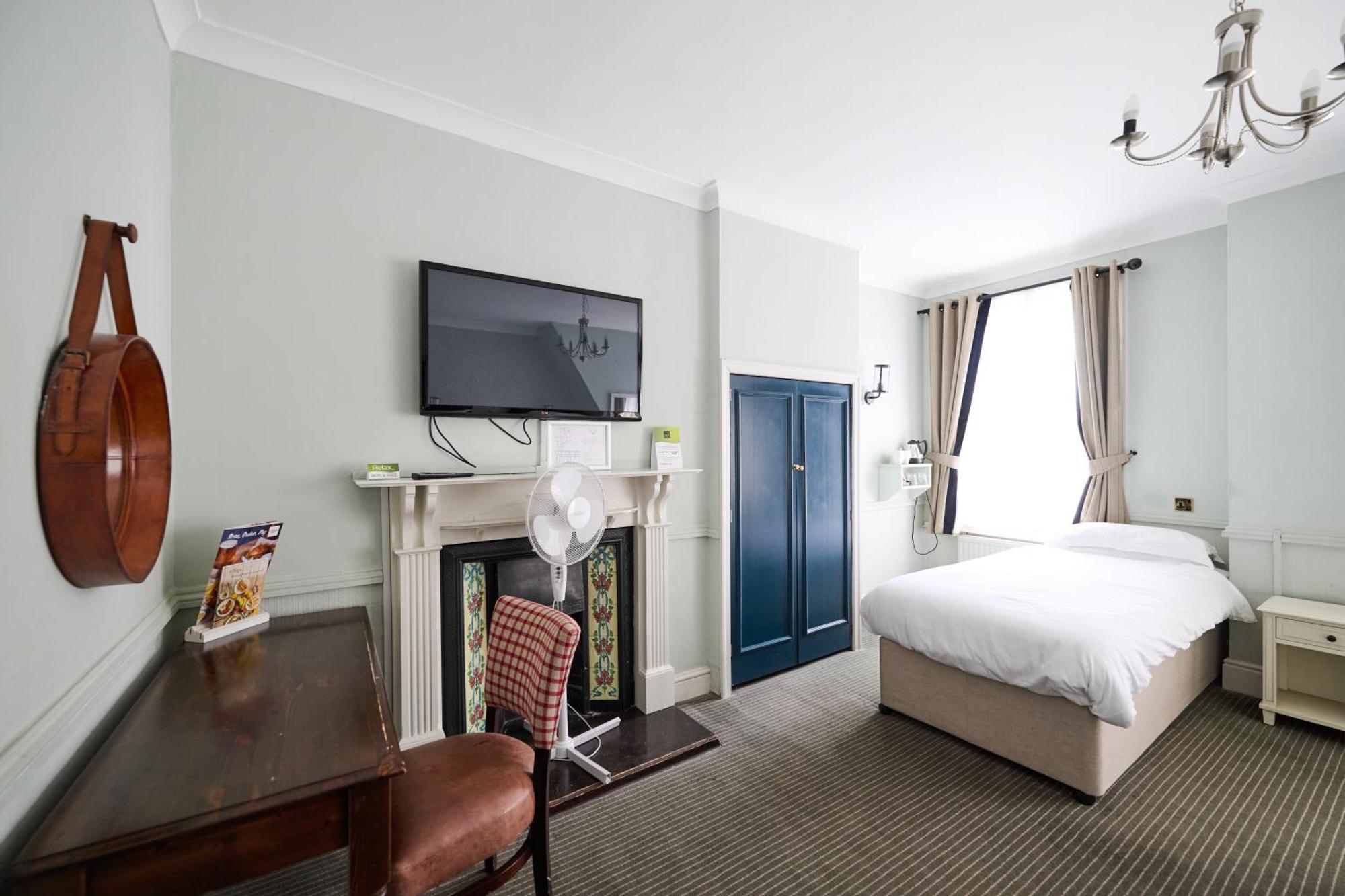 White Hart, Newmarket By Marston'S Inns Dış mekan fotoğraf